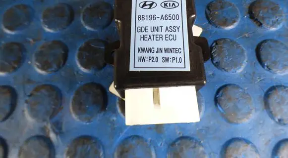 Hyundai i30 Seat heating relay 88196A6500