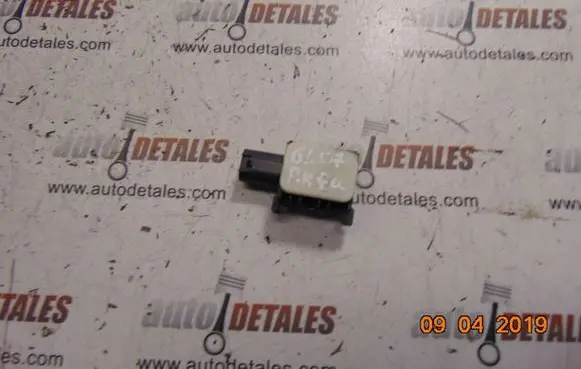 Mercedes-Benz GL X164 Airbag deployment crash/impact sensor A0038202826