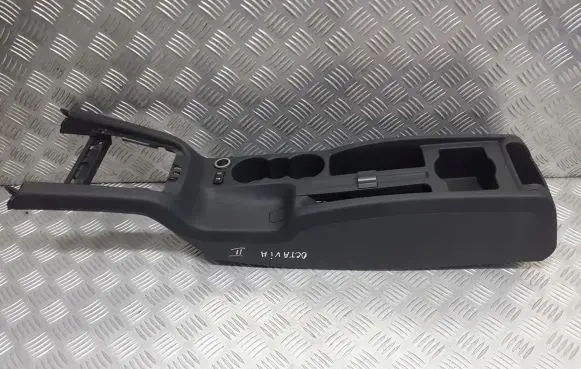 Skoda Octavia Mk2 (1Z) Center console 1Z1863242