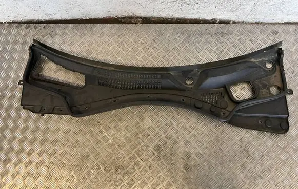 Maserati Ghibli Wiper trim 670010468