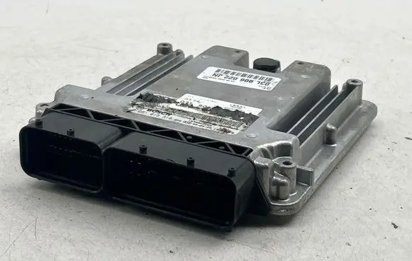 Audi A4 S4 B8 8K Engine control unit/module 0281015318