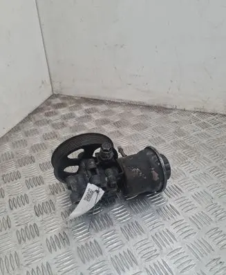 Toyota Corolla Verso E121 Power steering pump