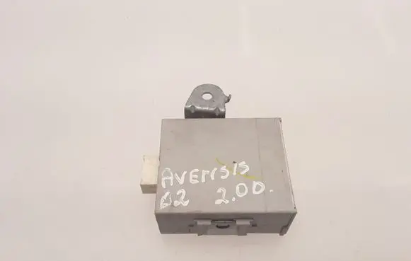 Toyota Corolla E120 E130 Door central lock control unit/module 8974102090 73111517