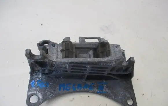 Renault Megane III Engine mount vacuum valve 