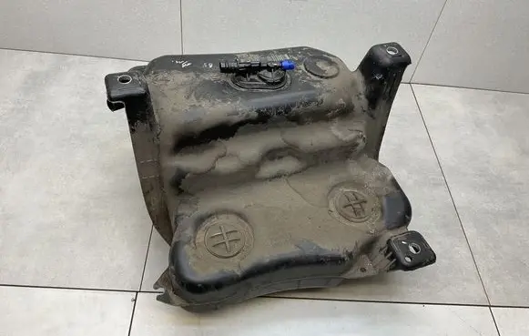 Volkswagen PASSAT B8 AdBlue liquid reservoir 3Q0131877D 5Q0131969F