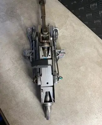 Steering wheel axle