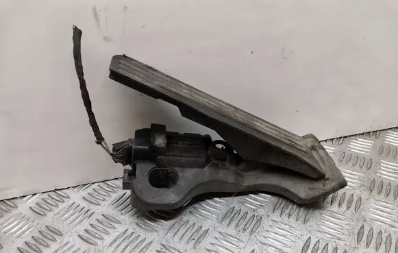 Volkswagen PASSAT B6 Accelerator throttle pedal 1K1721503L