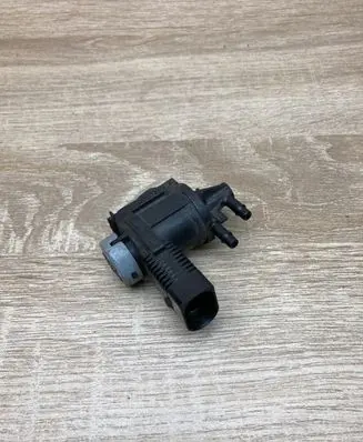 Audi A4 S4 B7 8E 8H Turbo solenoid valve 1K0906283A