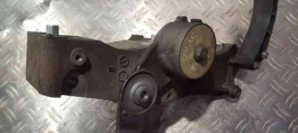 Fiat Stilo Engine mounting bracket