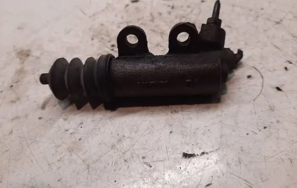 Toyota Avensis T250 Clutch slave cylinder 