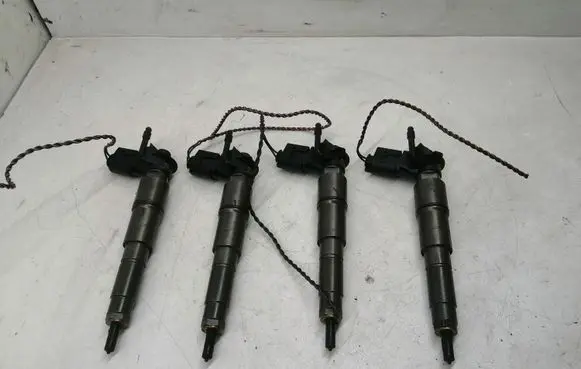 BMW 7 E65 E66 Fuel injector 779209705