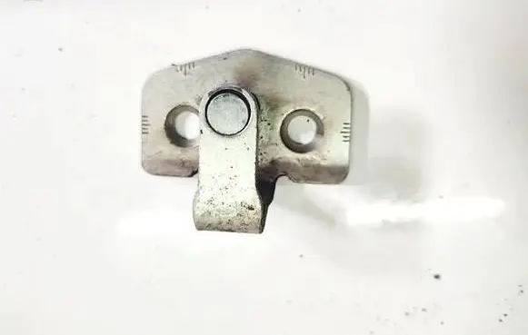 Opel Zafira B Rear door lock loop/hook striker 6608