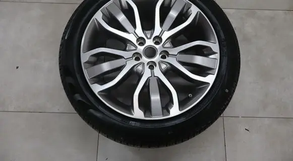 Land Rover Range Rover Sport L494 R21 alloy rim
