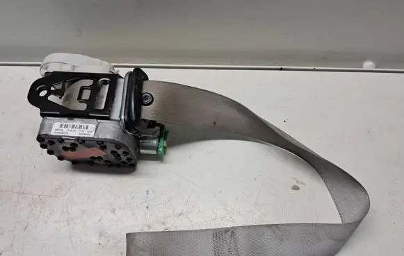 Mercedes-Benz CLK A209 C209 Front seatbelt 2098601985