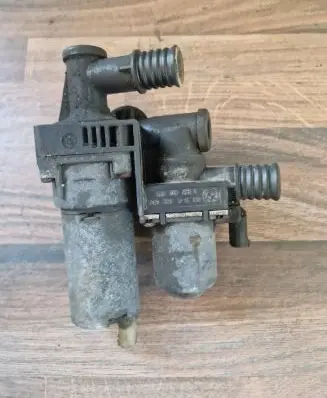 BMW 3 E46 Coolant heater control valve 8869807 8569807 1147412149