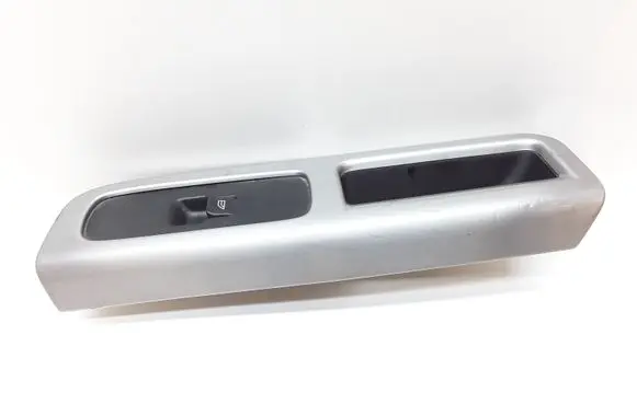 Volvo V50 Front door window switch trim 30658448 8663815