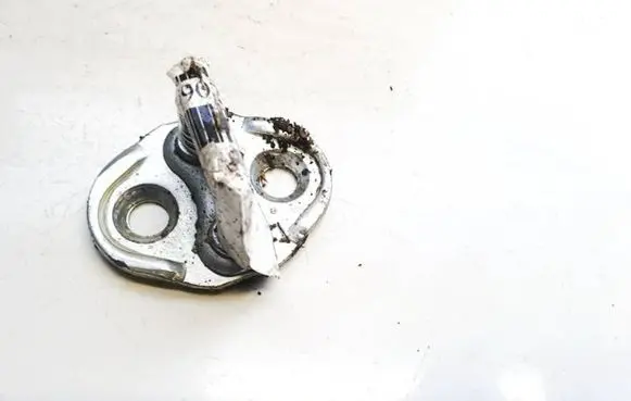 Mazda CX-5 Front door lock loop/hook striker 3h23