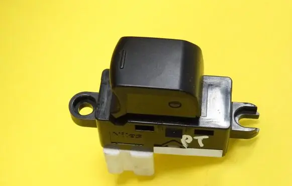 Subaru Impreza IV Electric window control switch
