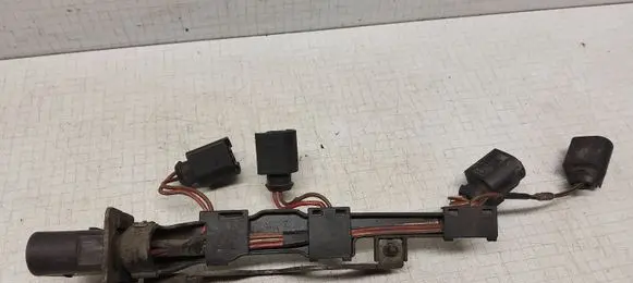 Volkswagen PASSAT B6 Fuel injector wires 8D0973834