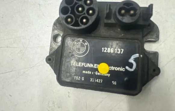 BMW 3 E30 Ignition amplifier control unit 1286137