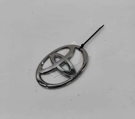 Toyota Sienna XL20 II Manufacturer badge logo/emblem 9097502072
