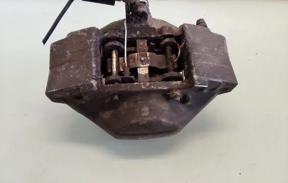 Mercedes-Benz ML W163 Rear brake caliper