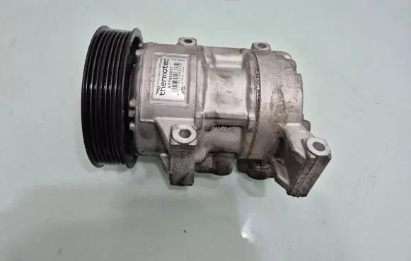 Toyota Corolla Verso AR10 Air conditioning (A/C) compressor (pump) KTT095017