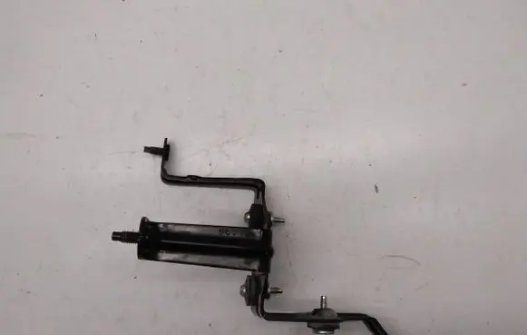Ford Mustang VI ABS pump bracket FR3C2C304B T0831
