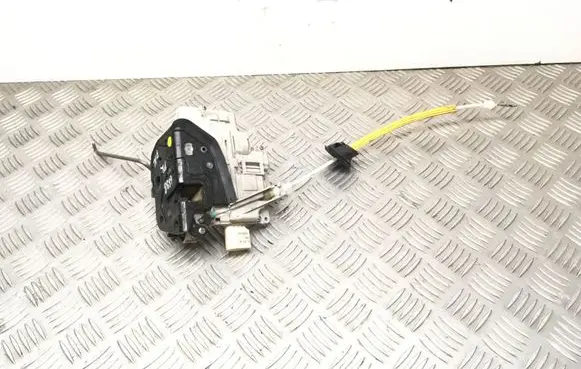 Audi A3 S3 8P Front door lock 4F2837015