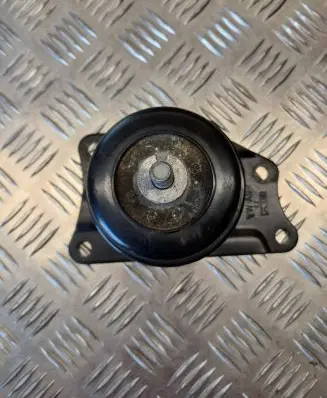Volkswagen Polo V 6R Engine mount bracket 6R0199167S 6Q0199262BD