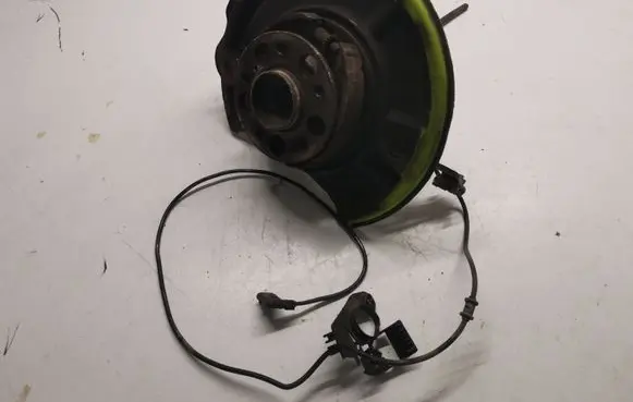 Mercedes-Benz CLS C219 Rear wheel hub