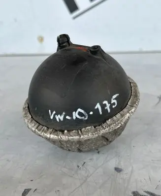 Volkswagen PASSAT B5.5 Vacuum air tank 054129808