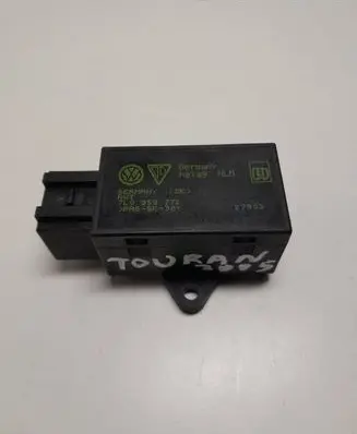 Volkswagen Touran I Seat heating relay 7L0959772 27903
