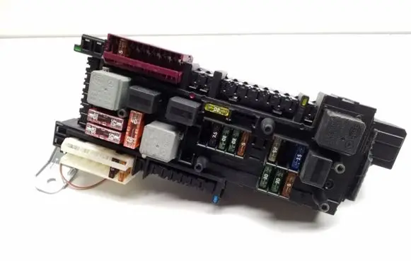 Mercedes-Benz C W204 SAM control unit A2049005601