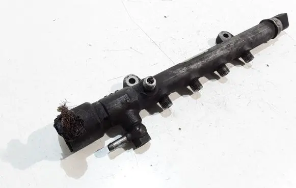 Mercedes-Benz C W205 Fuel main line pipe
