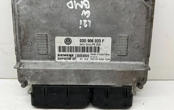 Volkswagen Polo V 6R Engine control unit/module 03D906033F 5WP402980