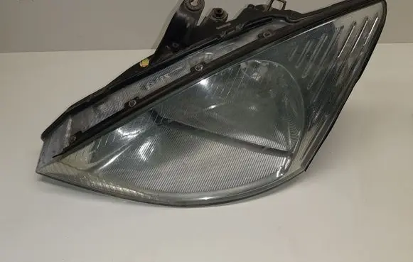 Ford Focus Headlight/headlamp
