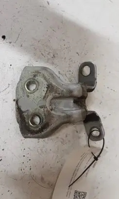 KIA Sorento Front door upper hinge