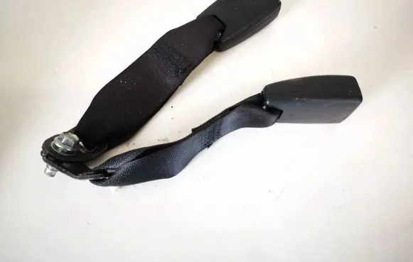 Mazda CX-7 Middle seatbelt buckle (rear) 