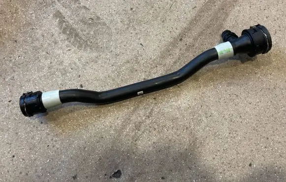 BMW i4 Engine coolant pipe/hose 8475683