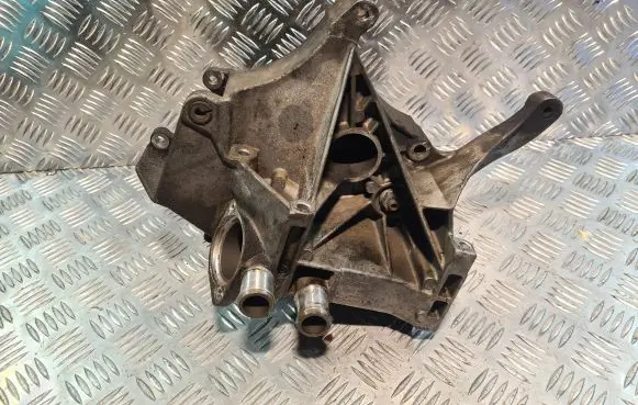 Volkswagen PASSAT B5 Generator/alternator bracket 028903143AF