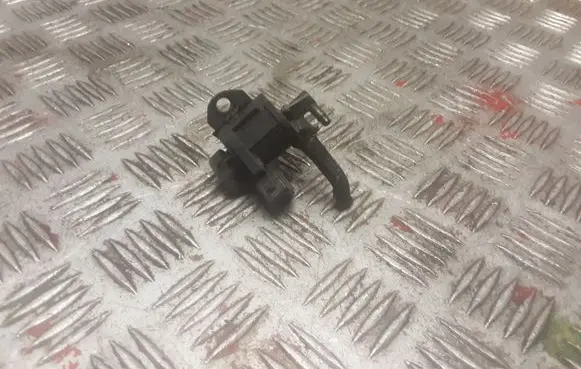 Audi A3 S3 8L Turbo solenoid valve 1J0906283A