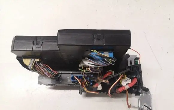 Mercedes-Benz E W212 Fuse module 5DK00962056 2129003702