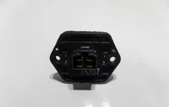 KIA Carens II Heater blower motor/fan resistor 9M07