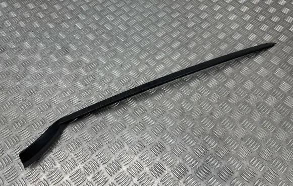 Volvo XC40 Windshield trim 31448940