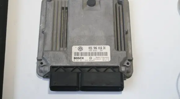 Volkswagen Touran I Engine control unit/module 03G906016DK 0281011946
