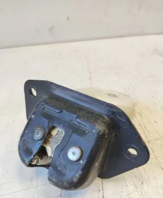 Nissan X-Trail T31 Loading door lock 
