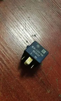 BMW 5 E34 Other relay 1378786