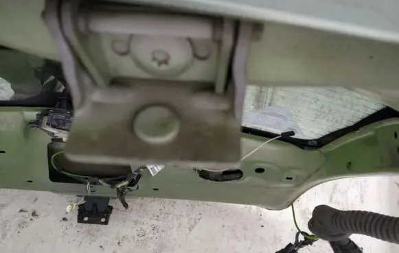 Citroen C3 Tailgate/trunk/boot hinge