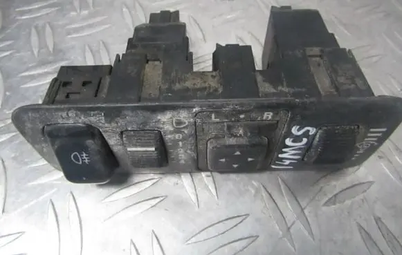 Wing mirror switch